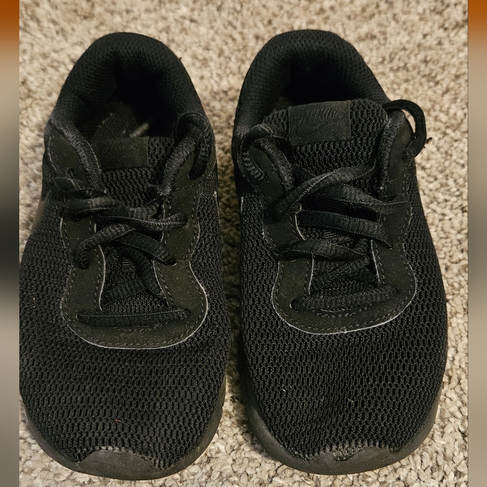 Kids Nike shoes size 11